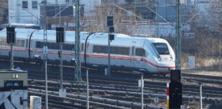 Bauarbeiten auf Bahn-Strecke Hamburg-Berlin dauern länger