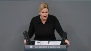 Faeser fordert EU zu Durchgreifen gegen Musks Plattform X auf