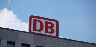 Klingbeil kritisiert Deutsche Bahn für Kauf chinesischer E-Busse