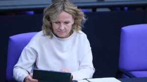 Lemke will gegen unfaire Praktiken auf Online-Plattformen vorgehen