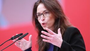 Fahimi lehnt Kürzungen beim Sozialstaat strikt ab