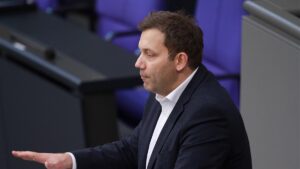 Klingbeil hält Trump für ein "Sicherheitsrisiko für Europa"