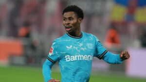 1. Bundesliga: Leverkusen und Bayern gewinnen