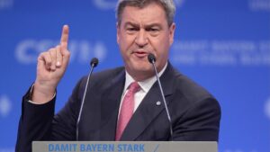 Söder kritisiert DFB wegen Ausrüsterwechsel von Adidas zu Nike