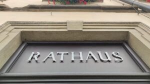 Umfrage: Frauen unzufriedener mit öffentlicher Verwaltung