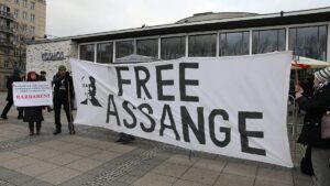 Julian Assange darf vorerst nicht an USA ausgeliefert werden