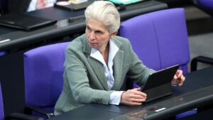 Strack-Zimmermann nennt "Basta" des Kanzlers bei Taurus "naiv"