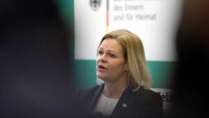 Faeser warnt vor "verstärkten Spionageangriffen" durch Russland