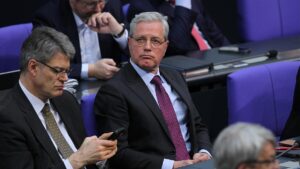 Strack-Zimmermann verteidigt Röttgen nach Disput mit Scholz