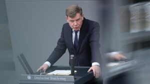 CDU-Verteidigungspolitiker begrüßt Habecks Warnung vor Landkrieg