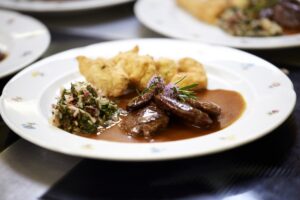 Hotel Montafoner Hof: „Die gastronomische Institution in Tschagguns“