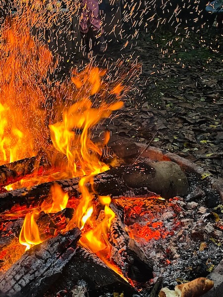 Feuer-Moon-Yoga 