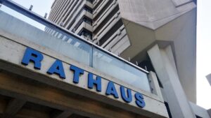 Beamtenbund warnt vor Einschränkung des Beamtenstatus