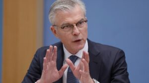 Wirtschaftsweiser für weniger Leistungen in Pflegeversicherung