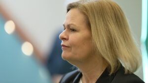 Faeser nennt Vorwürfe der China-Spionage "äußerst schwerwiegend"