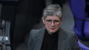 Haßelmann fordert breite Debatte um Abtreibungsrecht