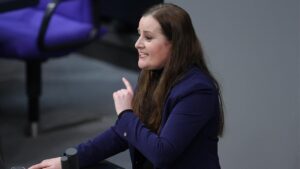 Linke fordert sofortigen Abschiebestopp in den Iran