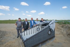 Büsum präsentiert den 100. Schlafstrandkorb auf der Familienlagune