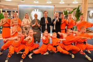 Shaolin Mönche aus China beeindruckten im Hotel Larimar mit einzigartigen Shows