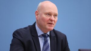 Wirtschaftsweiser Truger für Mindestlohn von mindestens 14 Euro