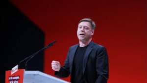 Schirdewan grenzt Linke vom BSW in der Ukrainefrage ab