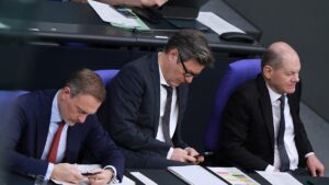 Habeck will Rentenstreit persönlich mit Scholz und Lindner beilegen