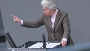 Strack-Zimmermann rechnet mit Scholz ab