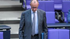 SPD-Chef: Merz sollte von der Leyen "klare Grenzen" setzen