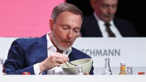 Lindner stellt Kindergrundsicherung wieder infrage
