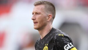 1. Bundesliga: Dortmunds B-Team rasiert Augsburg – Bayern verlieren