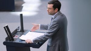 Buschmann für mehr Polizei und Expertise bei islamistischen Demos