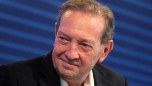 Autor Martin Walker kritisiert häufige Bahn-Verspätungen