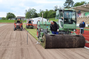 Dänische Fußball-Elite erwartet große Gastfreundschaft, rot-weiße Fahnen und ein neuer Rasen