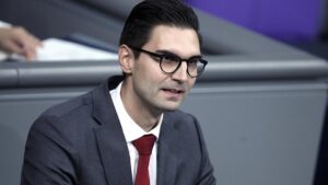 Unions-Ostbeauftragter fordert von Scholz Vertrauensfrage