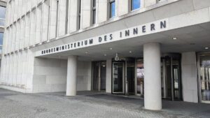 Bericht: Innenministerium spricht mit Taliban über Abschiebungen