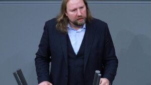 Hofreiter begrüßt zweite Amtszeit für von der Leyen