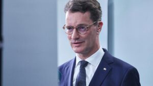 Köln: Wüst bittet Opfer von NSU-Anschlag um Entschuldigung