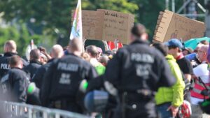 Polizei meldet Festnahmen bei Protesten gegen AfD-Parteitag
