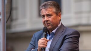 Ex-Außenminister Gabriel kritisiert Schuldenpaket