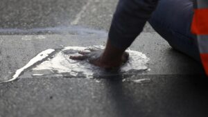 "Letzte Generation" blockiert Frankfurter Flughafen