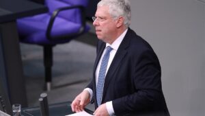 Hardt verlangt mehr Druck auf Hisbollah