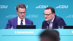CDU-Generalsekretär verteidigt Spahn nach Masken-Klagen