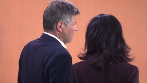 Mehrheit findet Kanzlerkandidaten der Grünen überflüssig