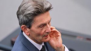 Mützenich will Vermögenssteuer zum Wahlkampf-Thema machen