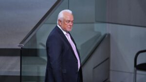 Kubicki übt Kritik an Faesers Vorgehen bei "Compact"-Verbot