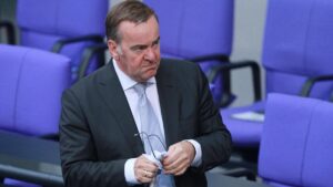 Mützenich rügt Pistorius im Haushaltsstreit