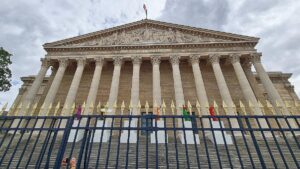 Frankreichs Premierminister will Rentenreform aussetzen