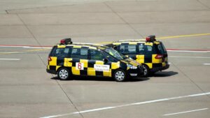 Wirtschaftsweise: Flughafen-Blockaden verursachen Millionenschäden