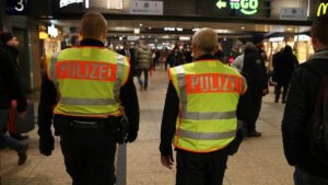 Grüne fordern mehr Polizeipräsenz an Bahnhöfen