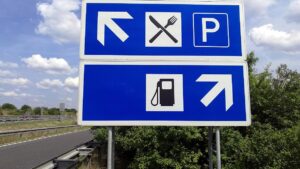 Wagenknecht will gegen hohe Preise an Autobahnen vorgehen